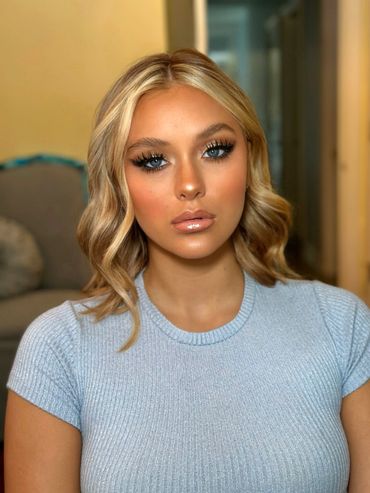 HOLLY MICHELLE MAKEUP