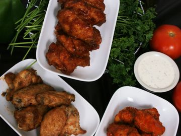 CHICKEN WINGS