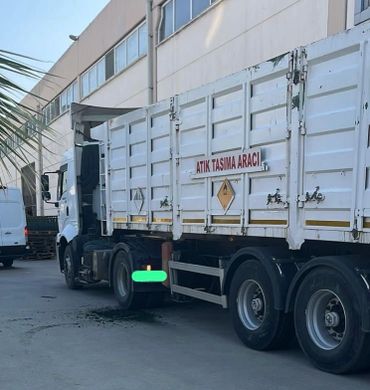 Atık taşıma aracı kamyon tır