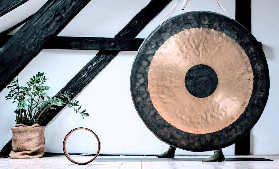 GONG HEALING BATH AND SOUND THERAPY SESSIONS in london by victoria amore