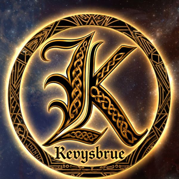 Ornate golden letter K with the word 'Revysbrue'.