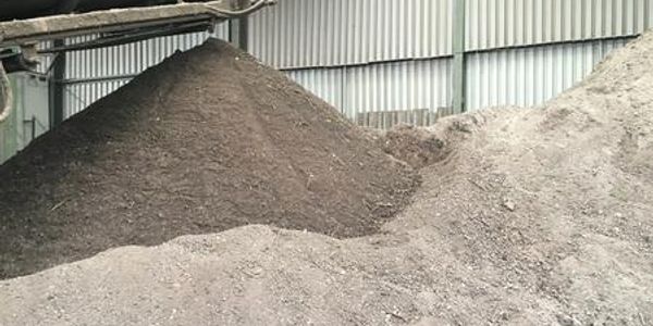  Good quality dry stored topsoil  