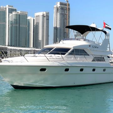 yacht cruise in dubai