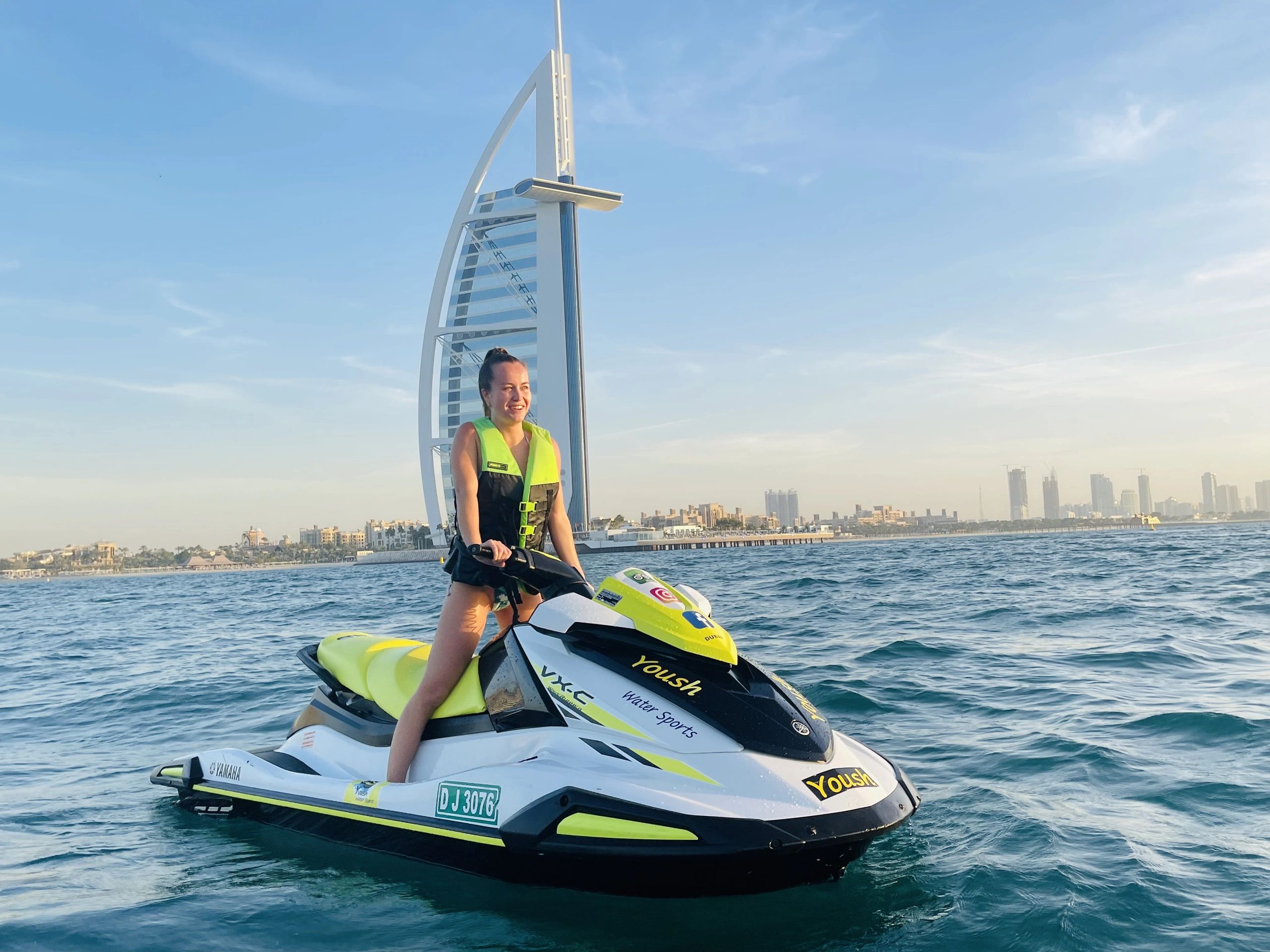 tour of burj al arab on jetski