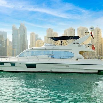 dubai yacht adventure