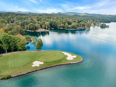 Drone photography on lake keowee. Professional real estate photography in Greenville, SC. HDR photog