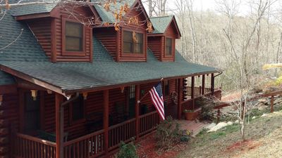 Exterior view of Laurelwood Lodge at Riverbend, Lake Lure during the Winter.