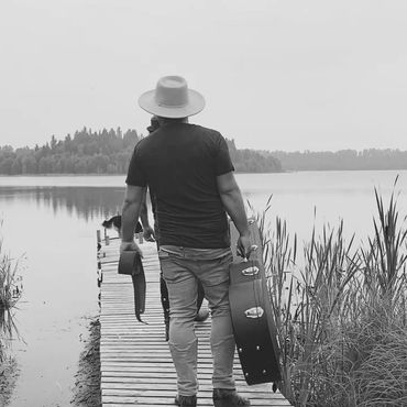 Kenny Muzia - video shoot with the Dead Reeds