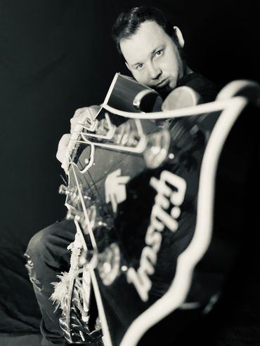 Kenny Muzia Gibson j200 was a gift from my daughter