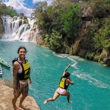 Paquetes de viajes a la Huateca Potosina desde Monterrey con guias certificados