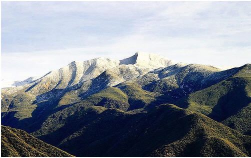 Photo of the Topa Topa mountain range.