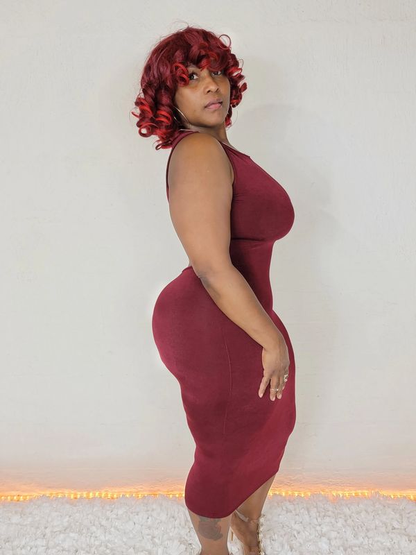 Bianca Midi Dress in Burgundy Color on a Woman