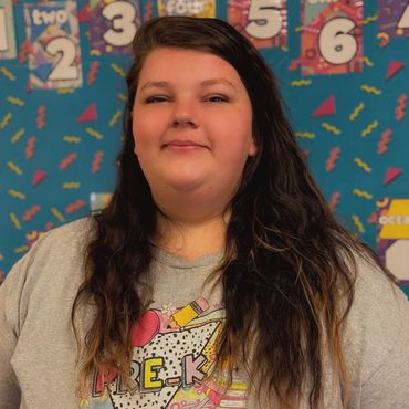 Adrianna Simpson, Aide