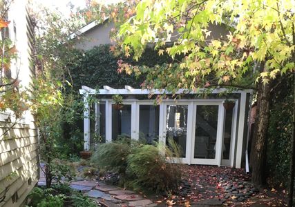 photo of Kathryn Spark's office exterior