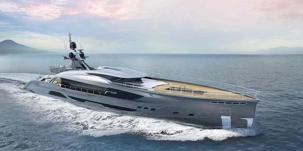 Un yacht incroyable alliant solaire et thermique.