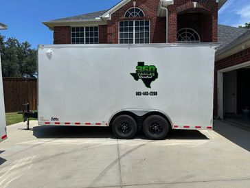 2-5/16’ Ball Ratchet Straps available upon request. Loaded with multiple e-track tie down locations.