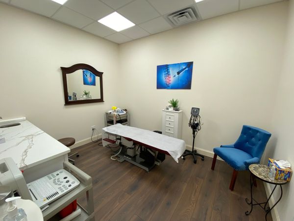 Injection therapies, Pain management East Islip, car accident treatments, Chiropractic