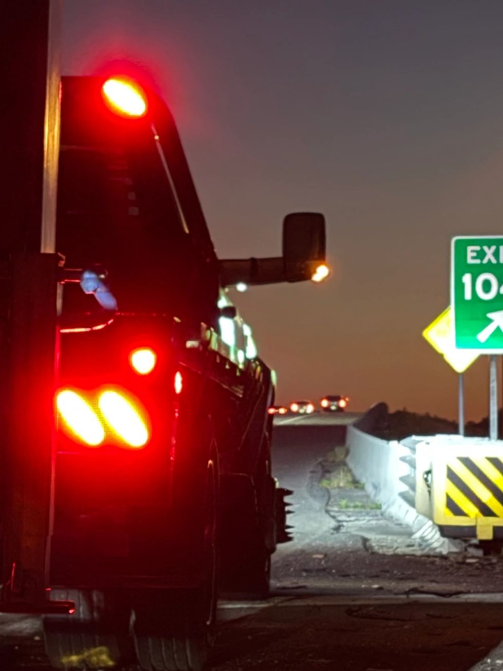 Qqq Qi Emergency Flat Tire Assistance on I-10 Westbound Louisiana. Trailer and RV Roadside Assistanc