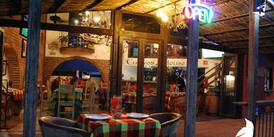 Restaurante Bar Mexicano al aire libre; palapa; cena tradicional mexicana, en San Jose del Cabo, Los