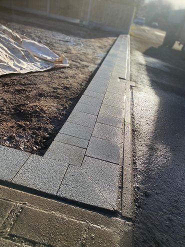 Mitres granite block paving