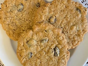 Traditional Oatmeal Raisen Cookies