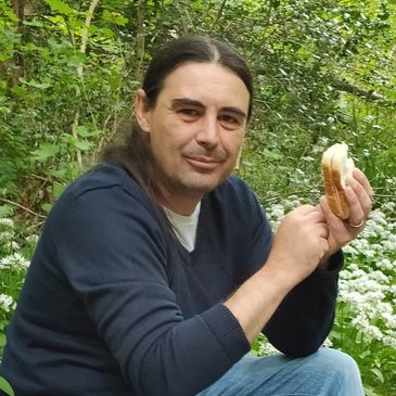 I’m just an ordinary father of 2.
Just a few years ago I rediscovered my love of the outdoors.
As a