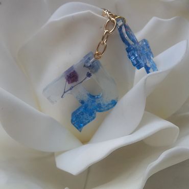 Portachiavi R con sfumature blu e butterfly blu