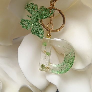 Portachiavi D con glitter green e butterfly green