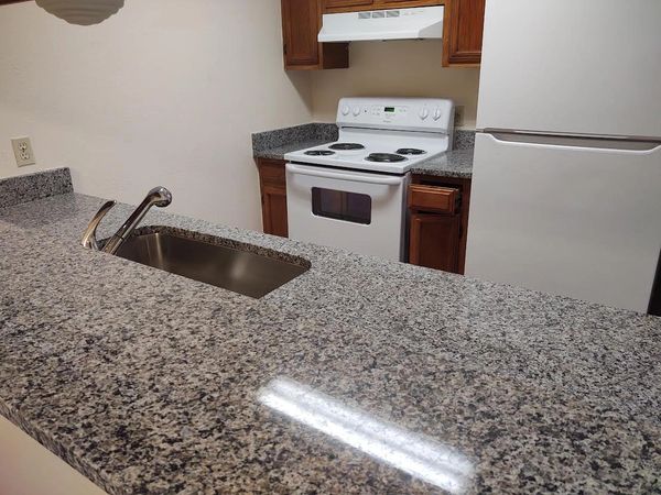 2 Bedroom / Kitchen
