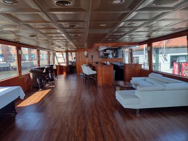 Sundancer interior, couches and bar