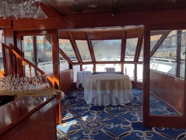 Sundancer interior, lower level alcove