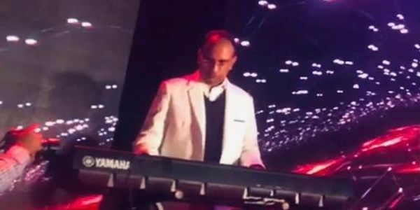 keyboard player on stage