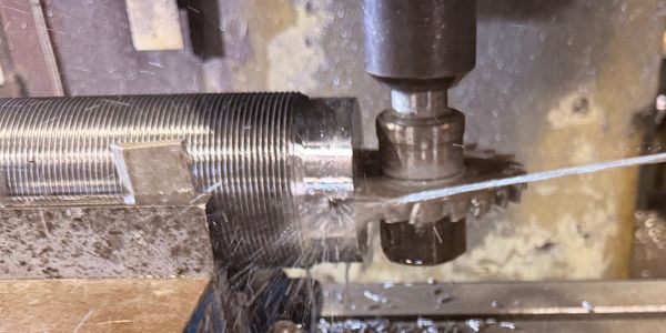 Piston rod slits