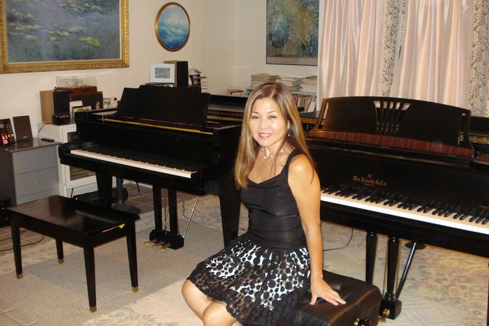 THE ART OF MUSIC
Discover the artist in you through private piano lessons.
Piano instruction for