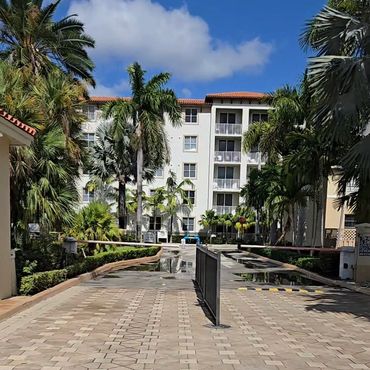 HOA DRIVEWAY CLEANING & OIL STAIN REMOVAL DORAL FL