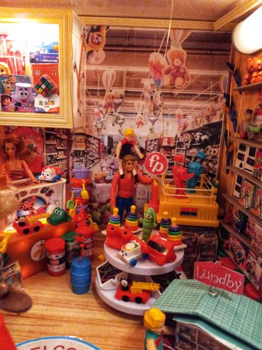 RetroMemento Toys R Us Star Wars Geoffrey Barbie Hot Wheels Mattel Fisher Price Lundby Glamour Gals