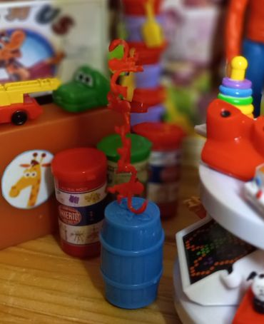 RetroMemento Toys R Us Star Wars Geoffrey Barbie Hot Wheels Mattel Fisher Price Lundby Glamour Gals