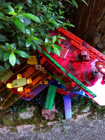 RetroMemento Dollhouse Wonderment Museum Miniature Imagination Atomic MARX 1969 Modern Kaleidoscope