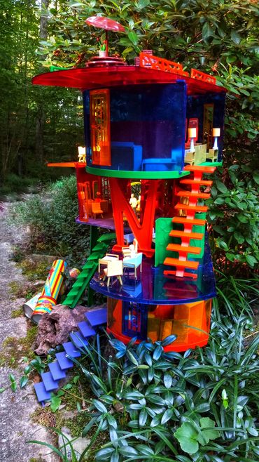 RetroMemento Dollhouse Wonderment Museum Miniature Imagination Atomic MARX 1969 Modern Kaleidoscope