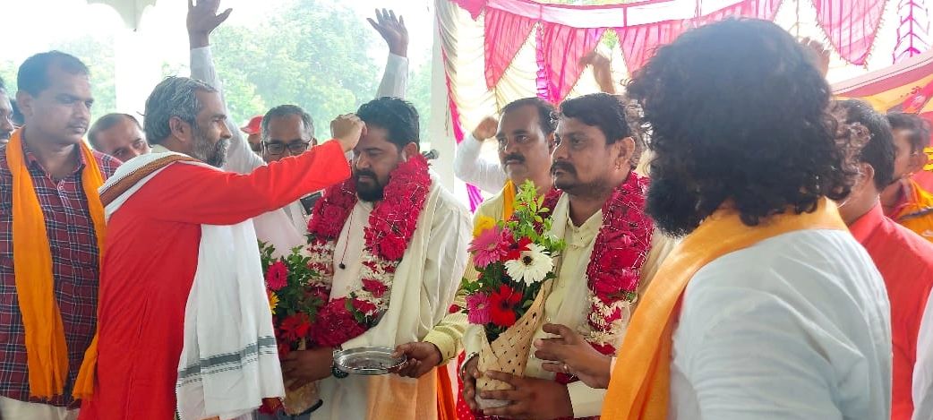 !! "गोर छा गोर करीया मुवो मलक सरजीत करीया'' !!