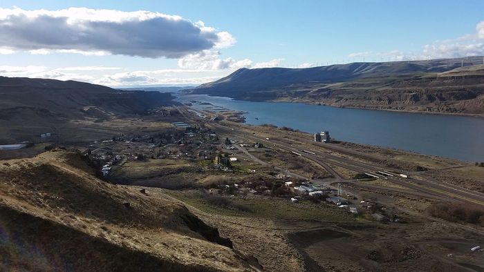 Aerial view of the City of Rufus and the Columbia River