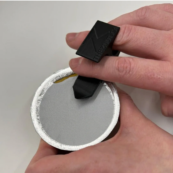 The Zuut Opener doing what it does.