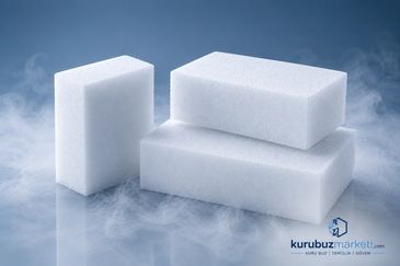 Üç beyaz köpük blok ve duman.