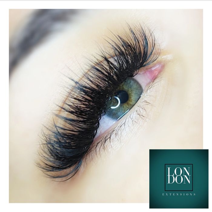 eyelash extensions, london ontario, volume eyelash extensions, mega volume extensions, professional