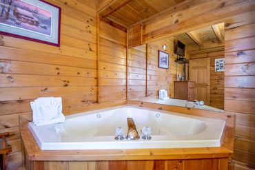 Fireflies Jacuzzi pre 2022 remodel