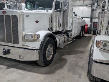Century 5130 Wrecker on a Peterbilt 389 Chassis