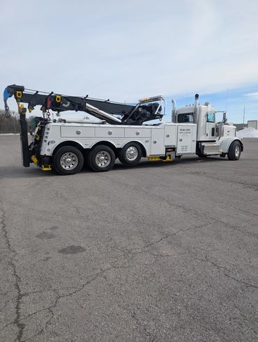 Century 50 Ton Rotator on a Peterbilt 389 Chassis