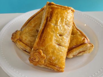 A traditional puff pastry filled with Strawberry filling. Baked daily at our Cuban Bakery.