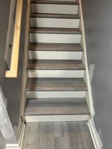 VINYL PLANK STAIRS
