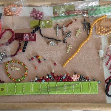 Bracelets, keychains, and necklaces at your party. Crafted for each party guest.